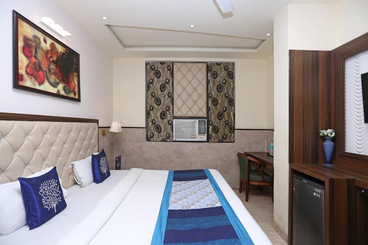 Vaccinated Staff - Capital O 705 Hotel Siddharth Inn Jaipur Eksteriør billede